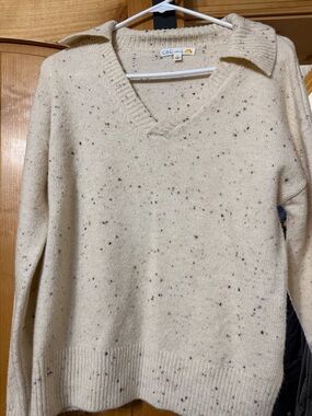 C&C California Cream Speckled V-Neck Pullover